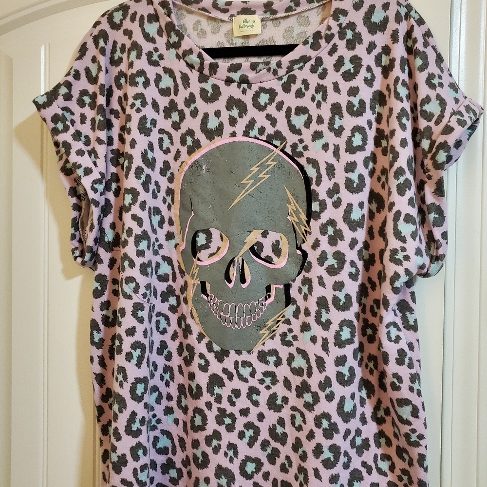 Skull tee
